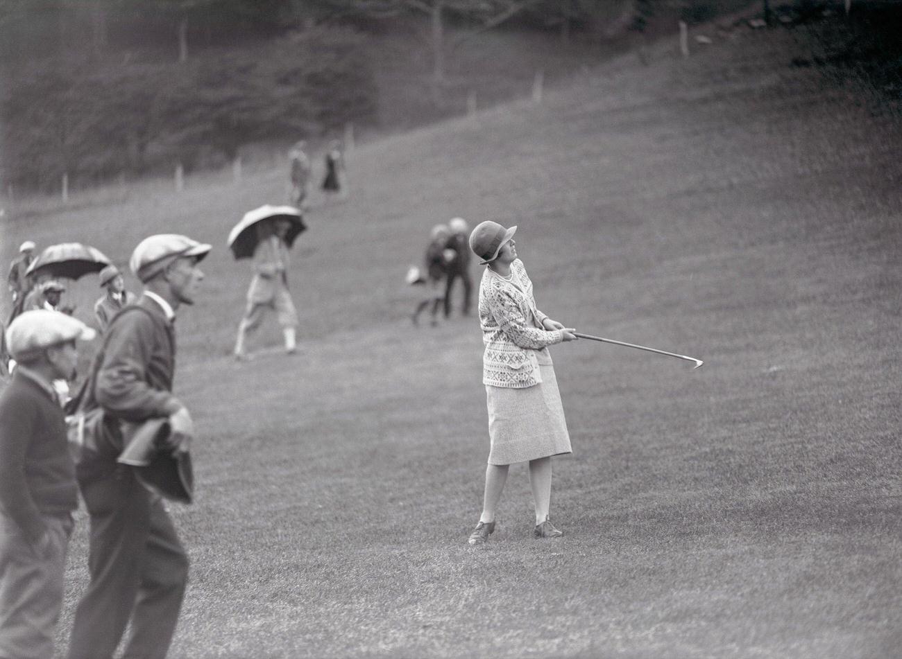 Glenna Collett playing in Women's National Golf Finals.