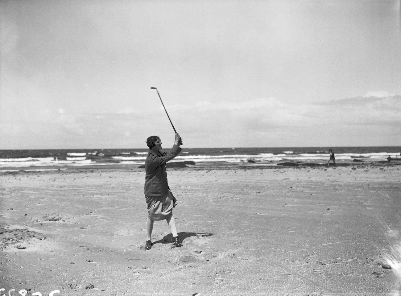 Miss M Templeton playing at Eve's Ladies Scottish Foursomes, Machrihanish, June 11, 1927.