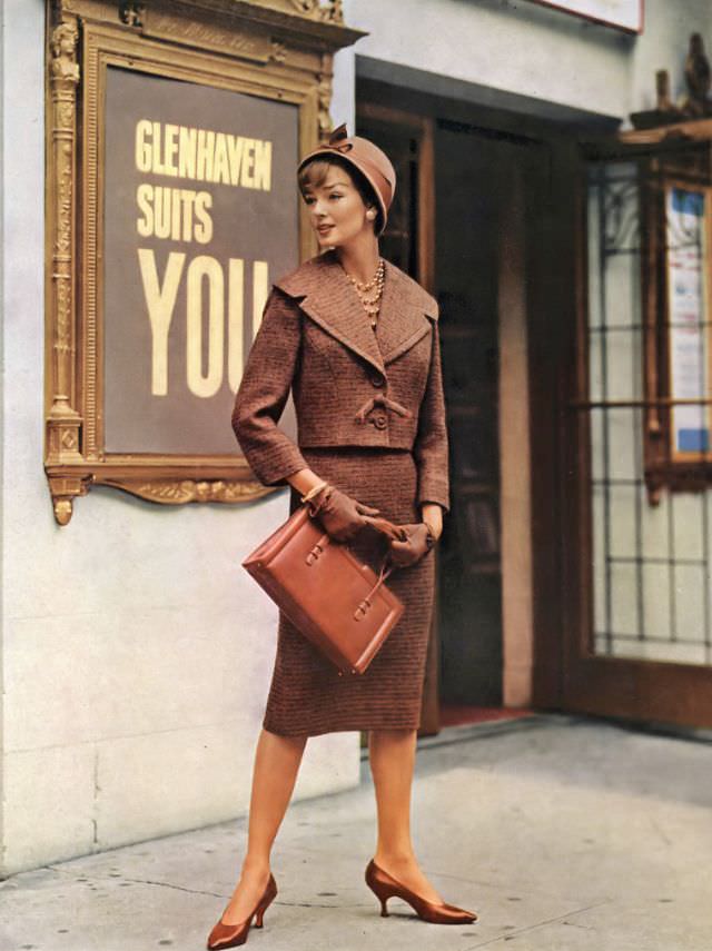 Dolores Hawkins in a looped mohair and worsted suit in smoke-blue and chestnut flame tweed by Glenhaven, Vogue, September 15, 1959.