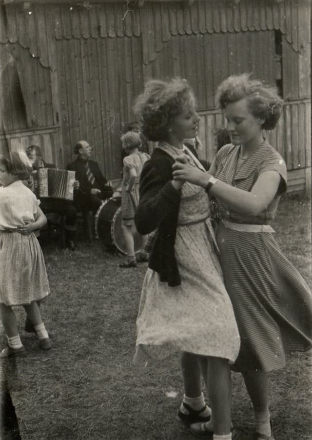 Dance, 1940s