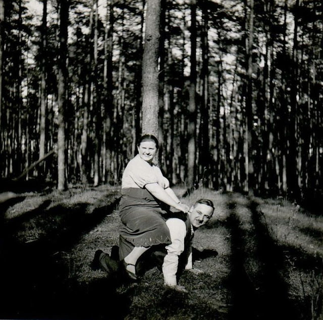 Piggyback, 1940s