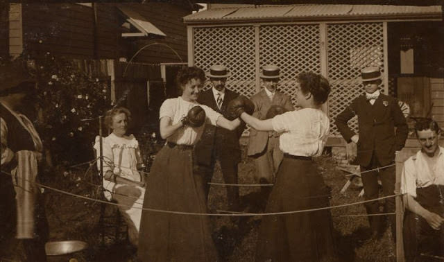 Winner gets to wash the dishes, 1900s
