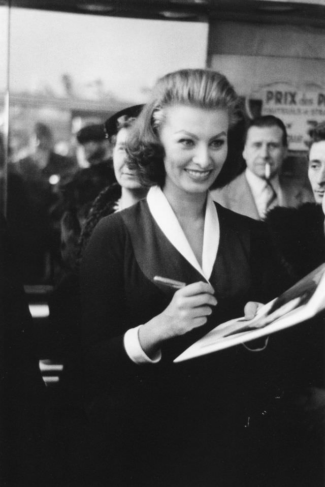 Sophia Loren in Paris, 1956.
