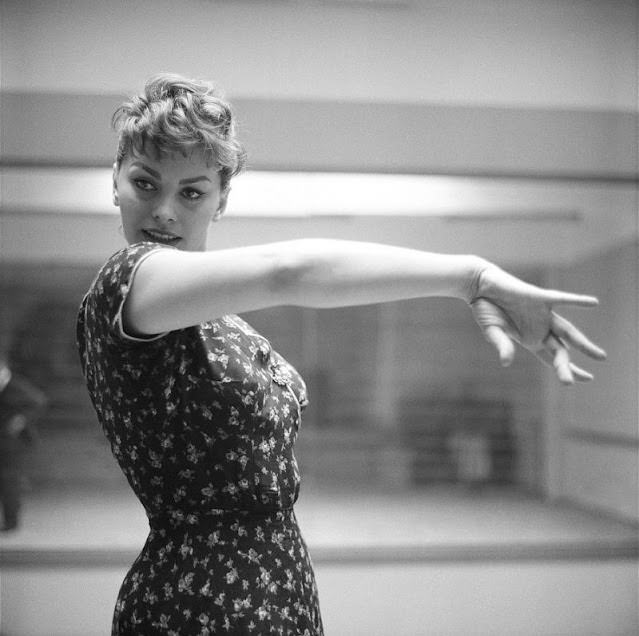 Sophia Loren practicing dance moves for ‘The Pride and the Passion’, 1957.