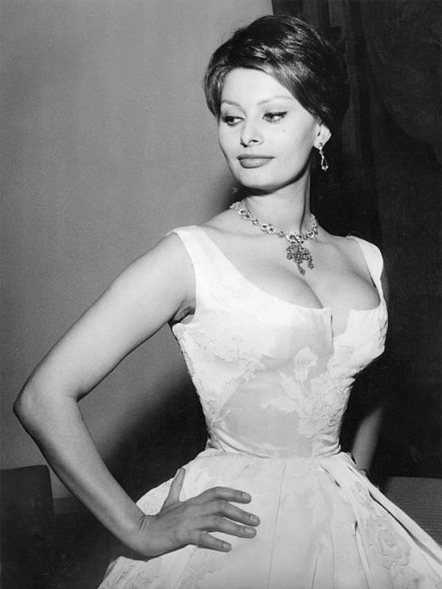 Sophia Loren at a ball in the Funkturm during the 9th International Film Festival in Berlin, July 6, 1959.