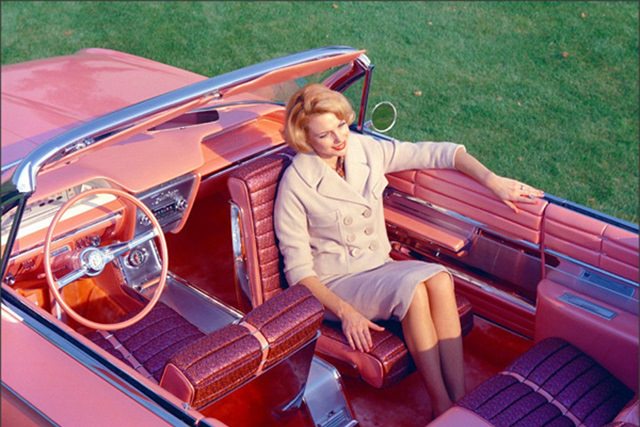 Old Cars features