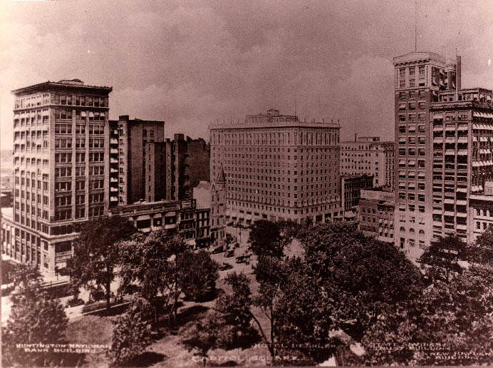 Aerial view of the intersection of Broad and High Streets, 1916.