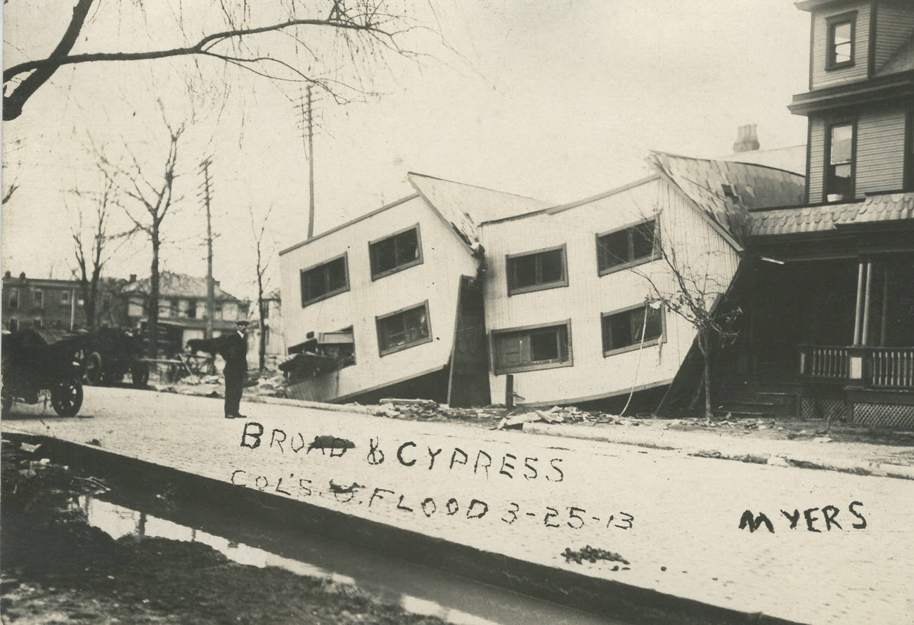 Overturned houses at Broad and Cypress Streets in Columbus during the 1913 flood, March 25, 1913.