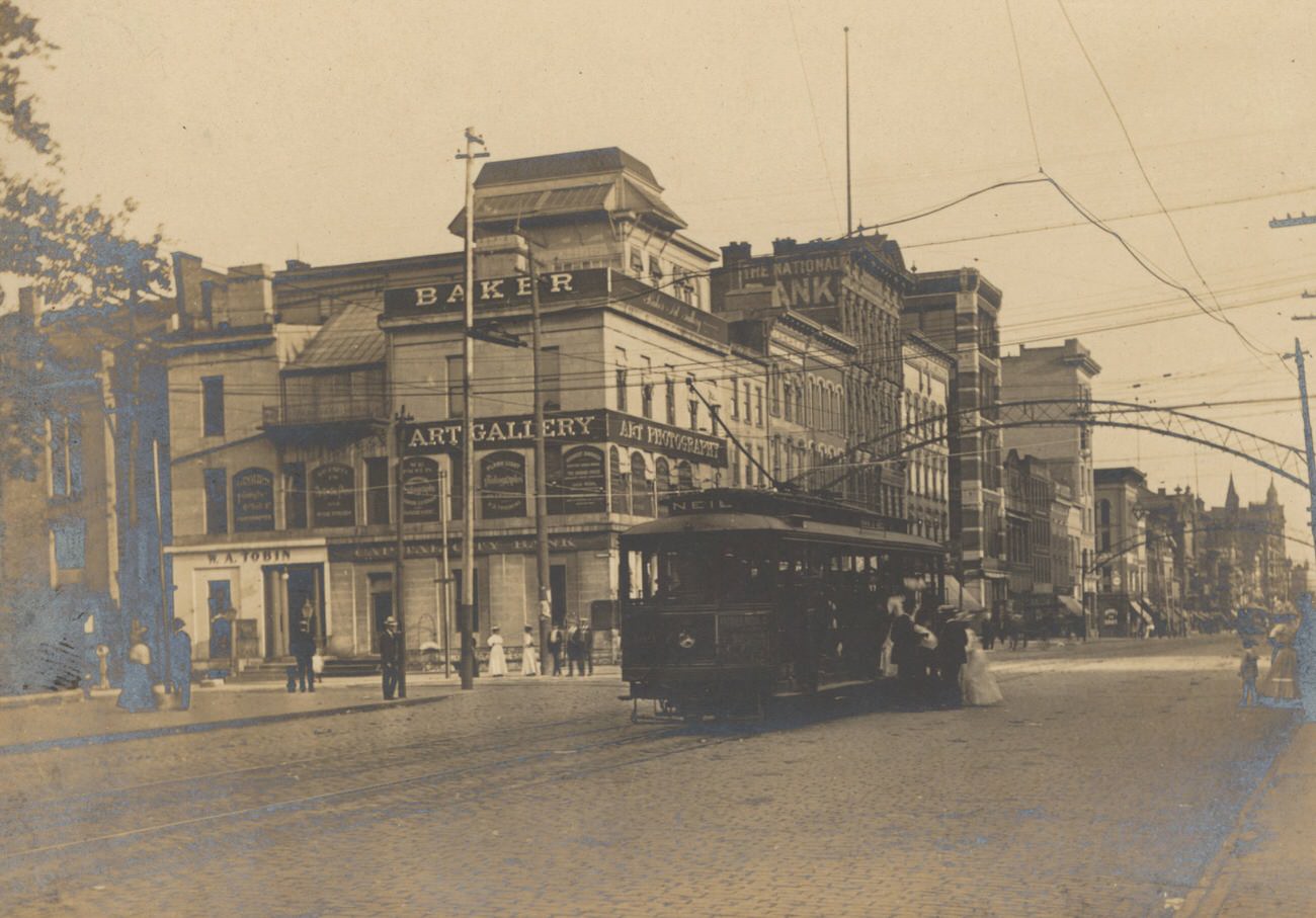 Baker Art Gallery, prominent photography studio in Columbus, started in the 1860s, location opened in 1892.