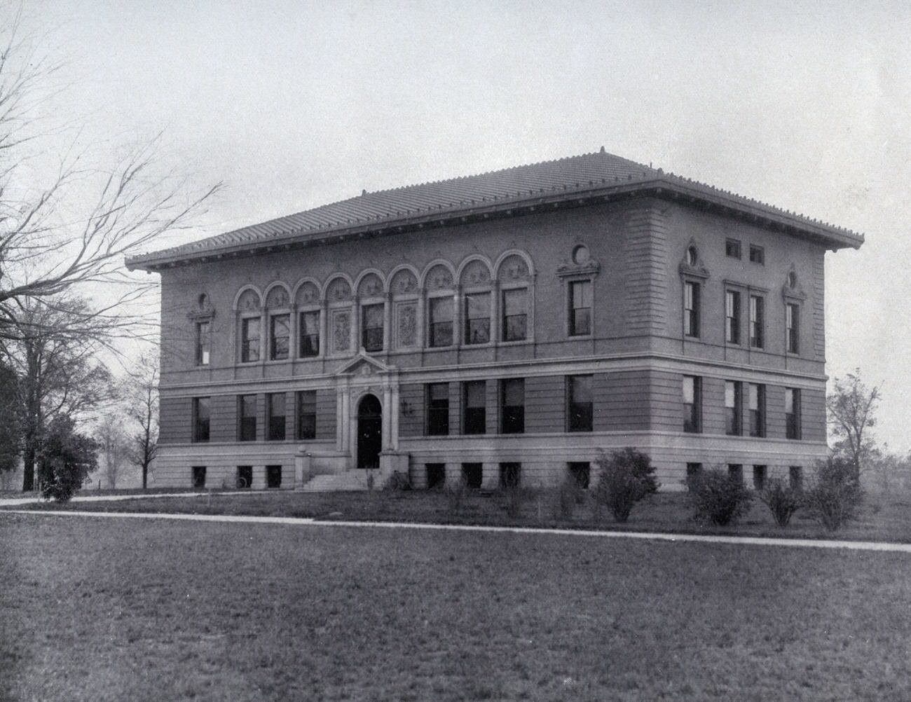 Biological Hall at The Ohio State University, designed by Yost & Packard, built in 1898, demolished in 1924, circa 1900.