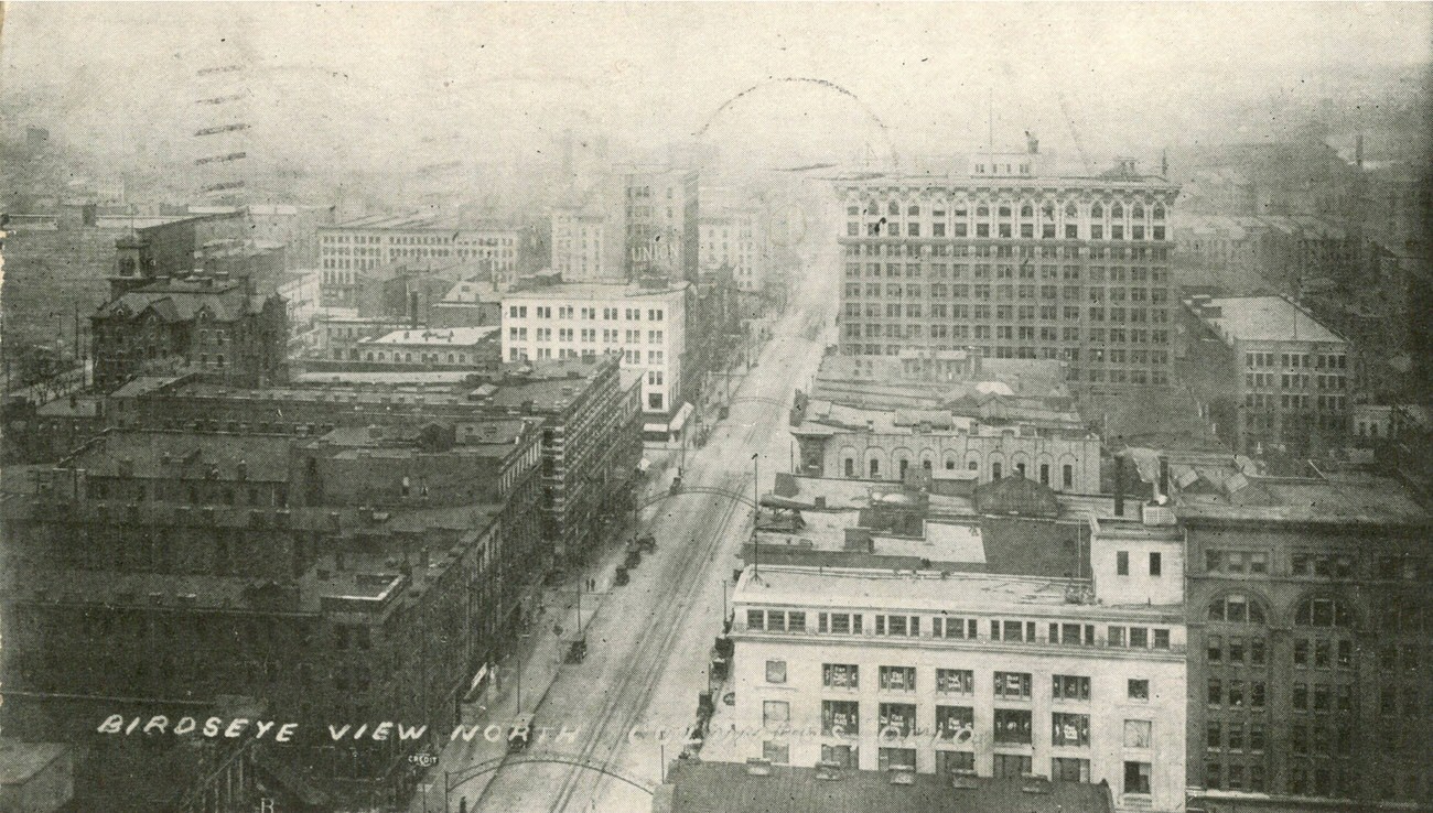 Birdseye view north along north High St., featuring the famous arches, 1900s