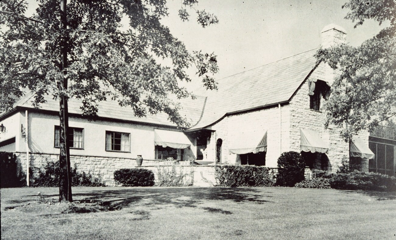 Bruce K Wiseman house, exterior photograph, Tremont Road, 1948.