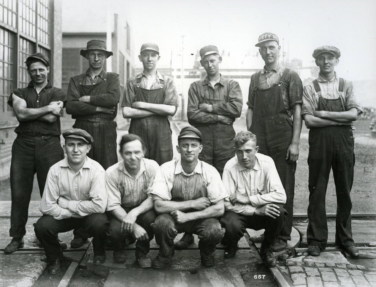 Buckeye Steel employees, founded October 1902, located on Parsons Avenue, merged with Worthington Industries in 1980, circa 1910s