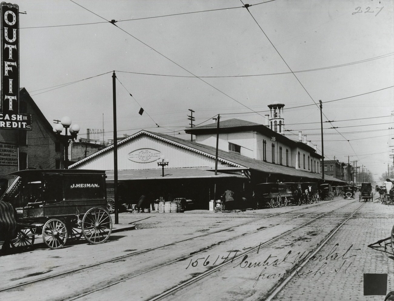 Central Market looking north-northwest at Rich and 4th Streets, 1901