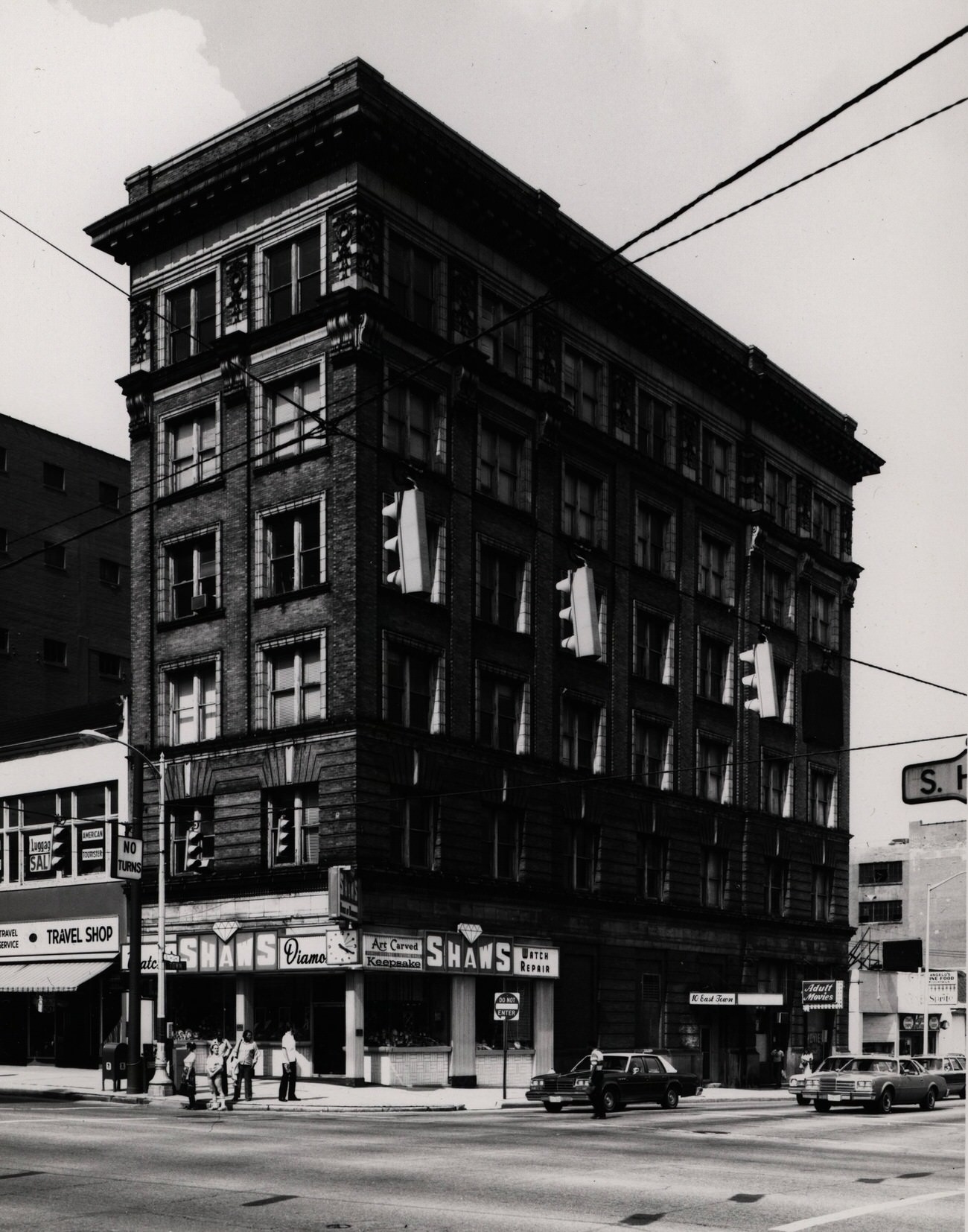 Central National Bank building at 152 South High Street, constructed in 1901, demolished in 1983, 1980.