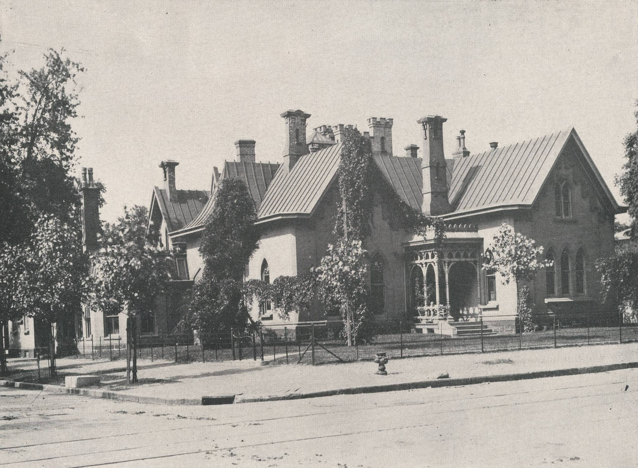 Charles H. Hayden house, Secretary and Treasurer of P. Hayden Saddlery Hardware Company, built by Dr. Francis Carter in 1842, later Knights of Columbus, no longer stands, 1909