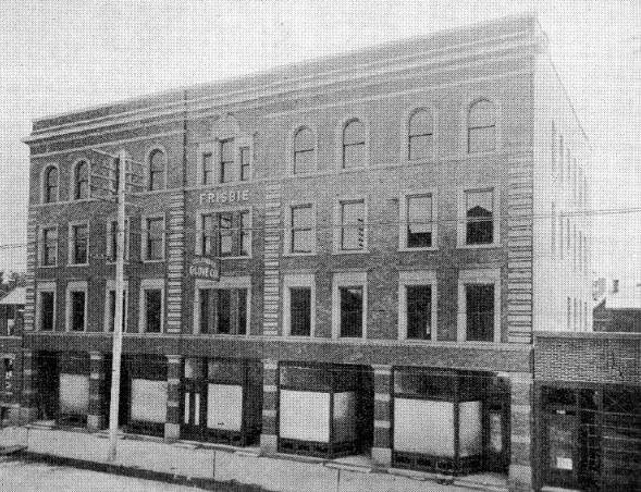 Columbus Glove Company, one of four glove manufacturers in Columbus, located at 747 - 755 East Long street, William J. Frisbie as president in 1905, photograph from 1904.