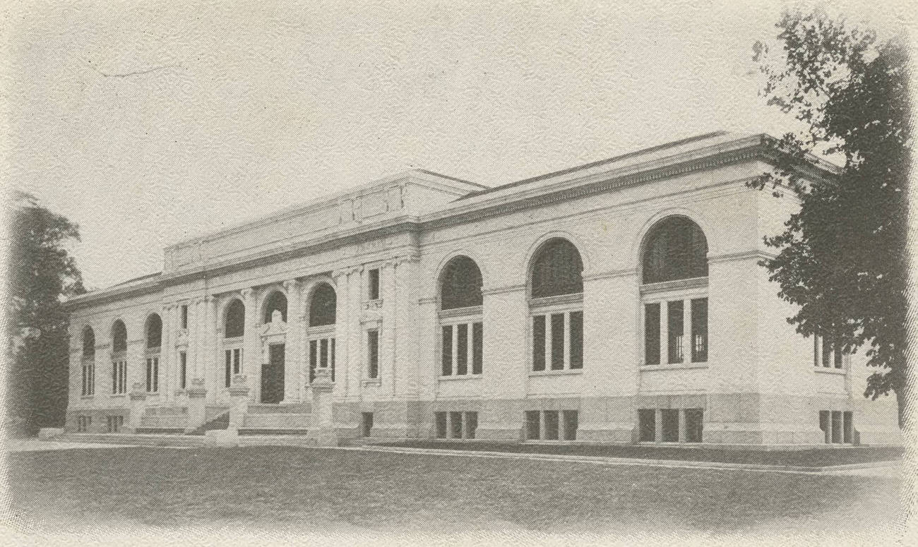 Early view of the Columbus Public Library, also known as Carnegie Library, 1906.