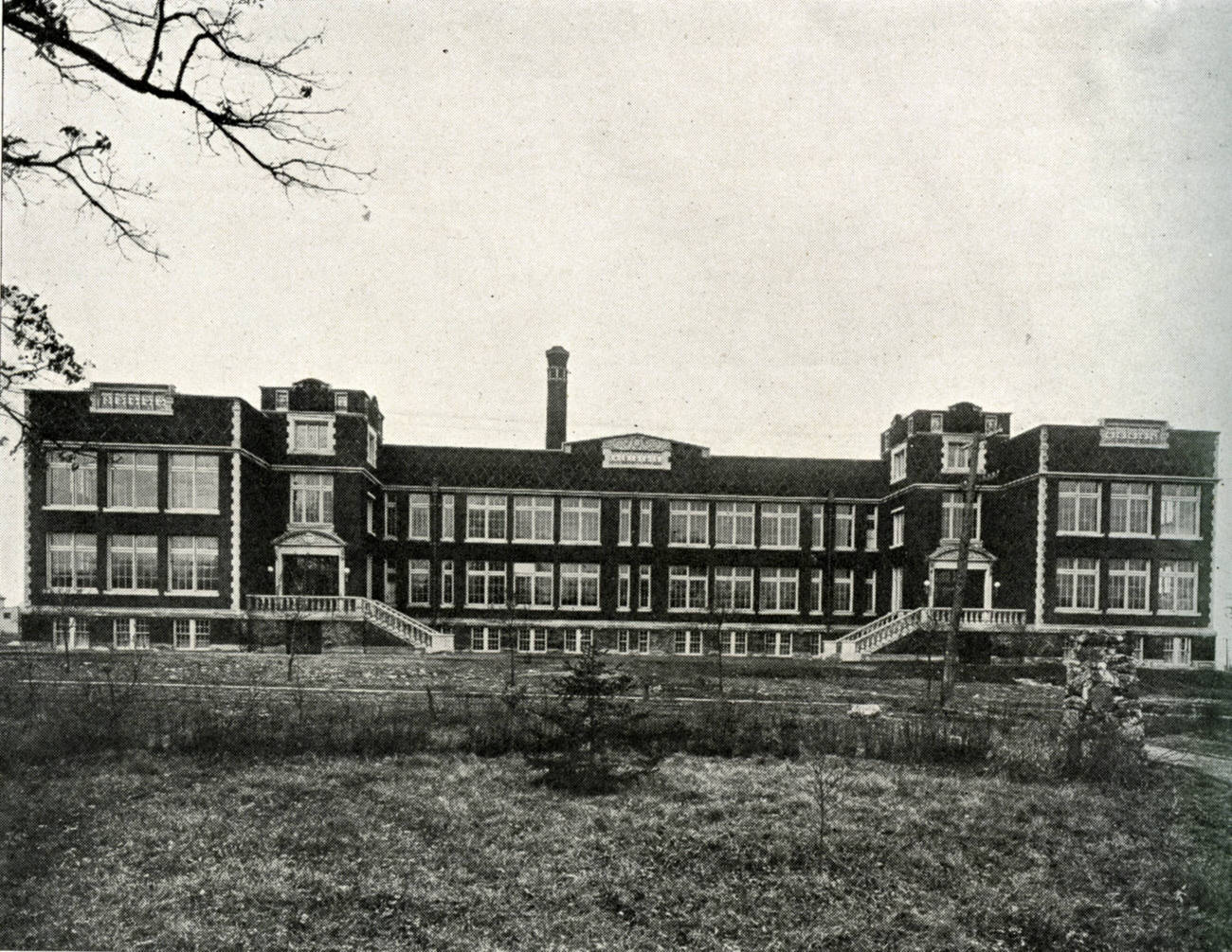 Crestview Elementary School, built in 1915