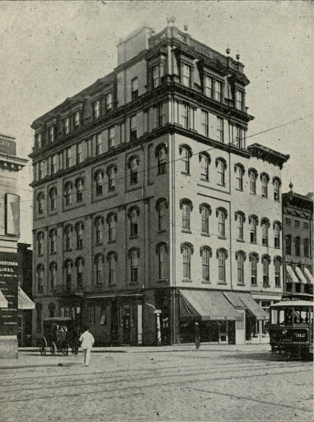 Davidson Hotel at the intersection of High Street and Naghten, Columbus, 1898.