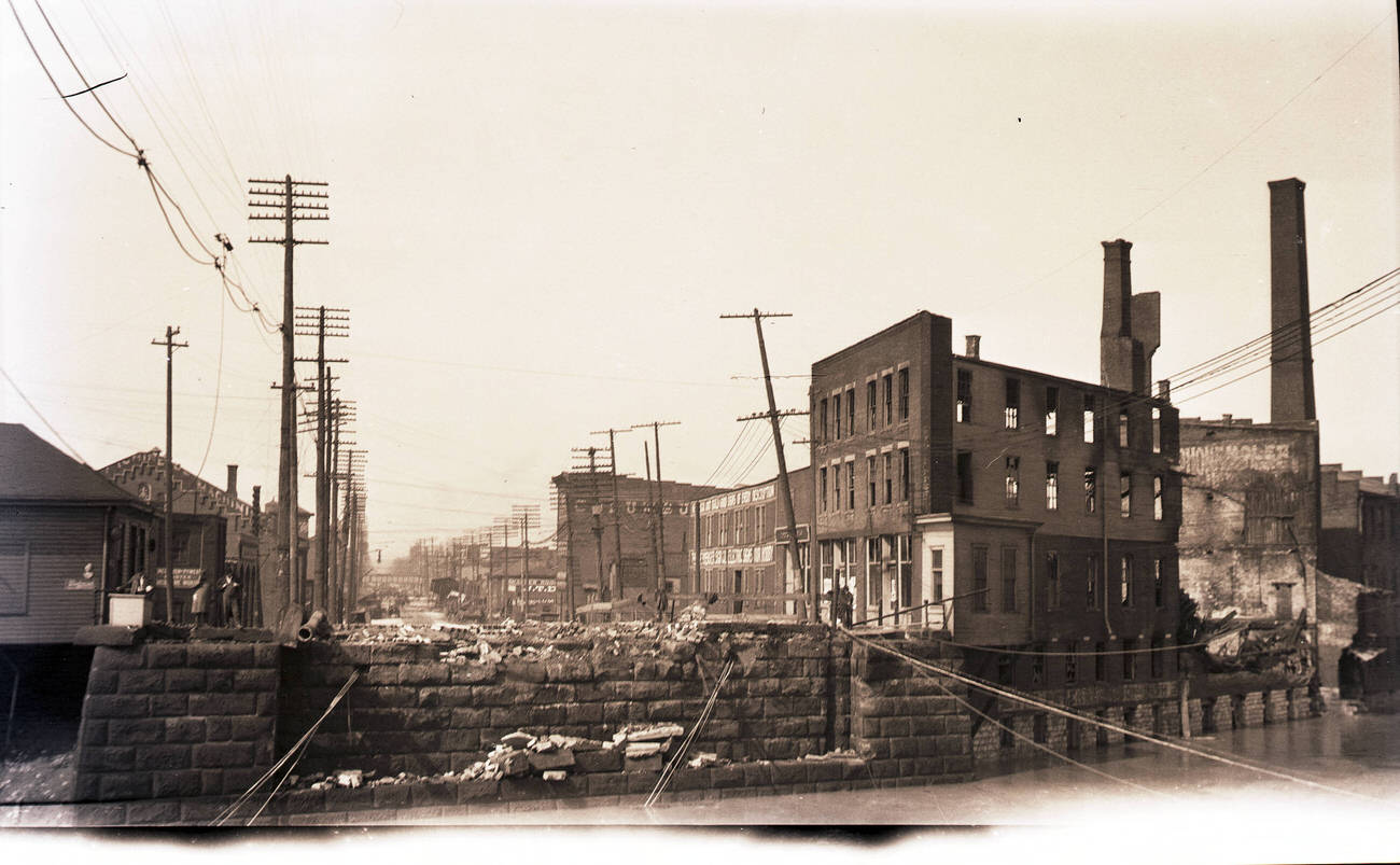 West Broad Street bridge destruction from the 1913 flood, 1913