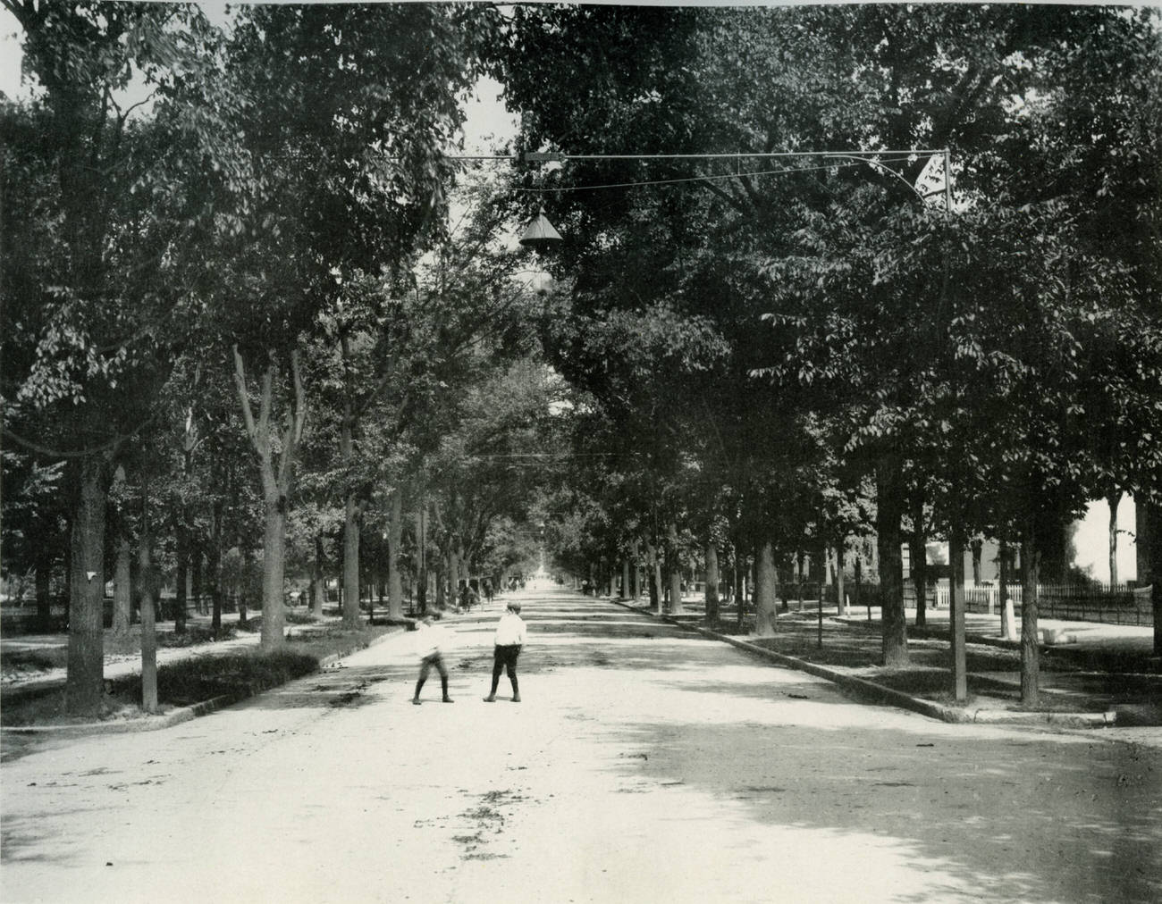 East Broad Street traffic in Columbus, photograph, 1897.