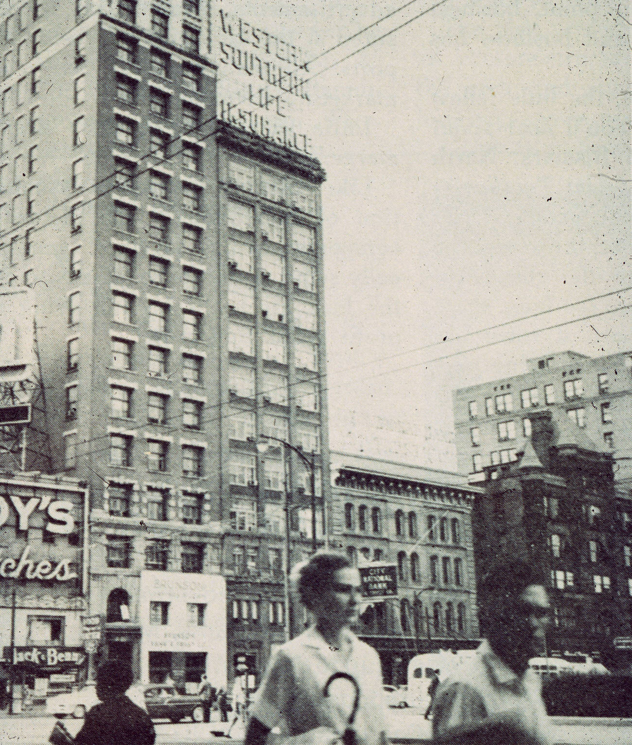 Broad and High Streets with Roy's Jewelers and Marzetti's Restaurant at 16 East Broad Street, 1962.