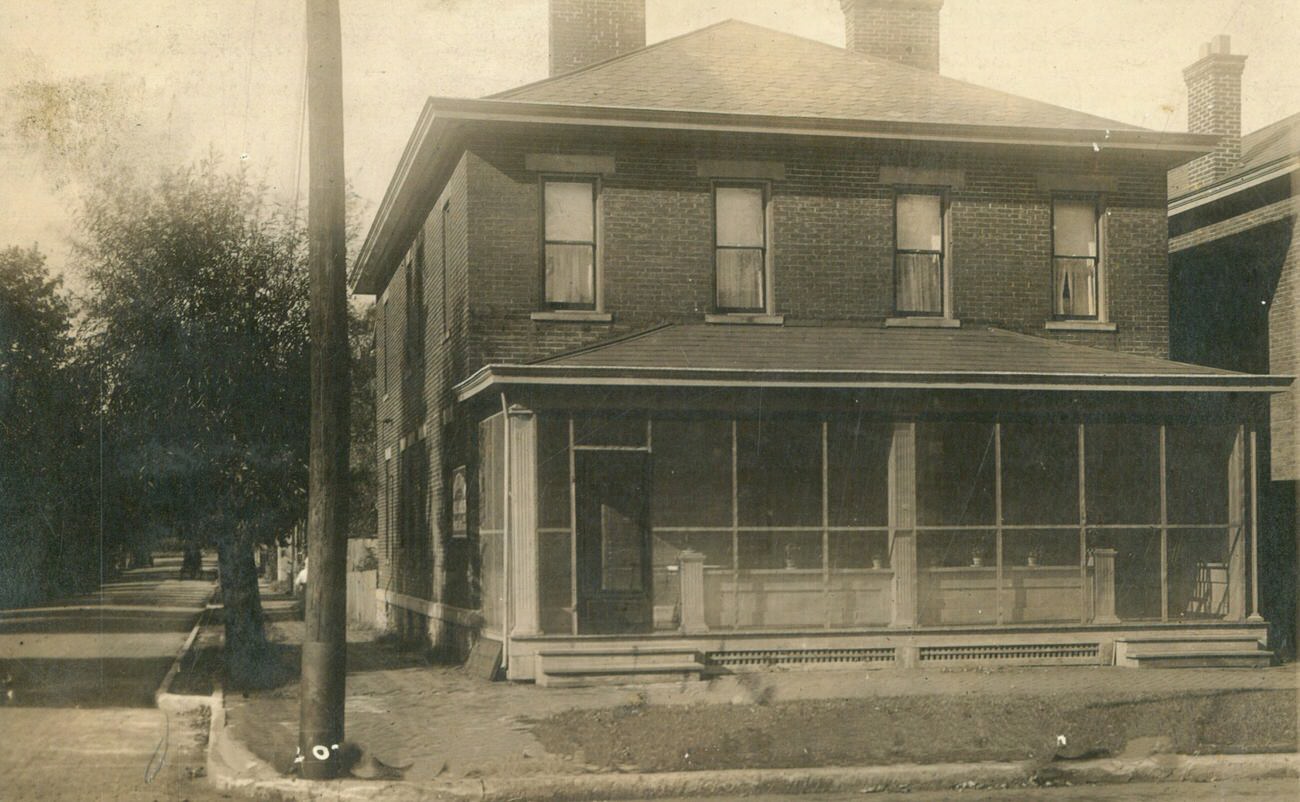 Enzor's Restaurant at 782 West State Street, Columbus, 1940s