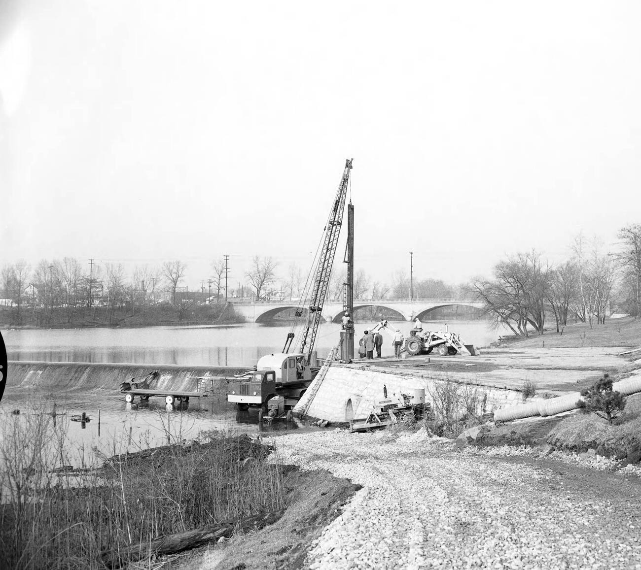 Construction views of the Fifth Avenue Dam over the Olentangy River, 1964.