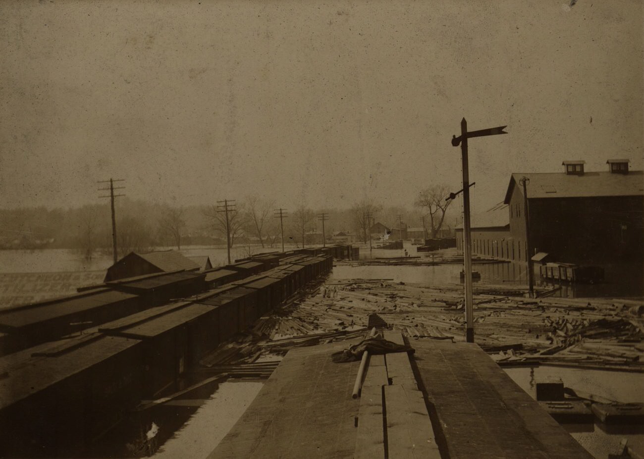 Flooded Central Ohio Rail Road Company yard in Zanesville, Ohio, March 1898.