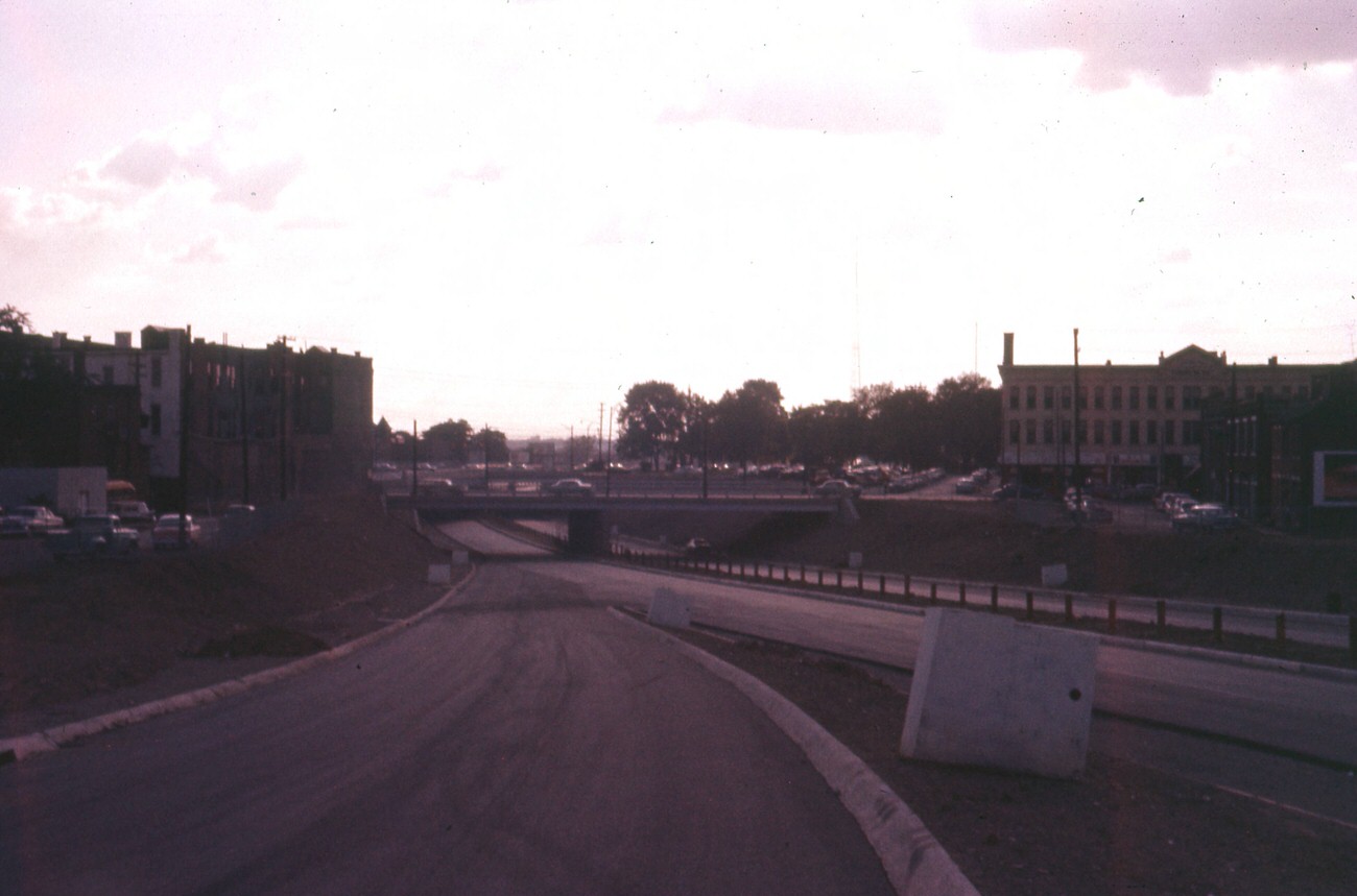 Goodale Leg of Expressway (670) from Goodale ramp looking west, September 25, 1959.
