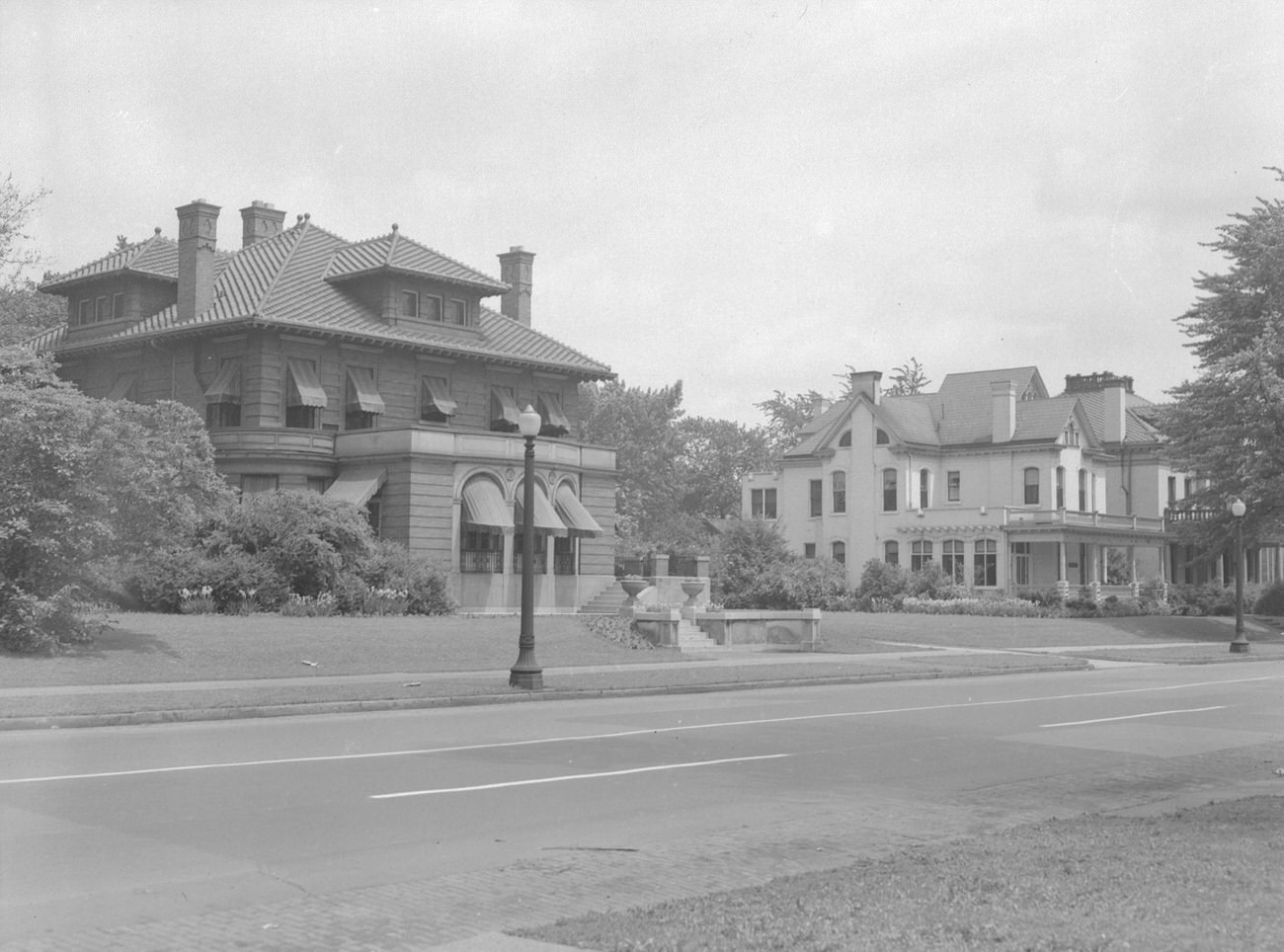 Harry P. Wolfe and Albert O. Halliday Houses on East Broad Street, 1948.