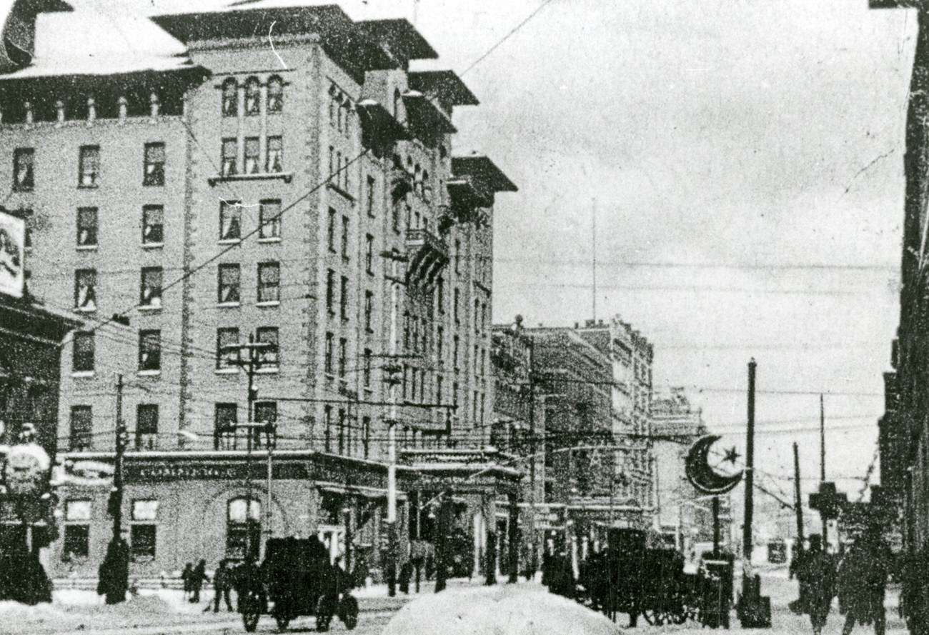 North High Street at Spring Street during the snowstorm of March 4, 1906