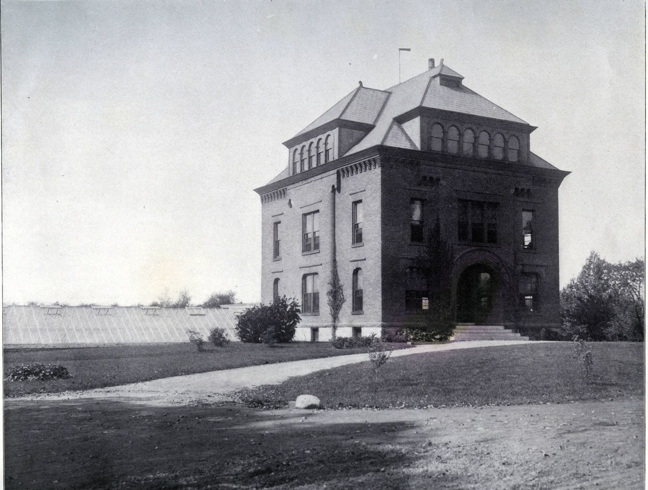 Horticultural Hall with university farm, 1900