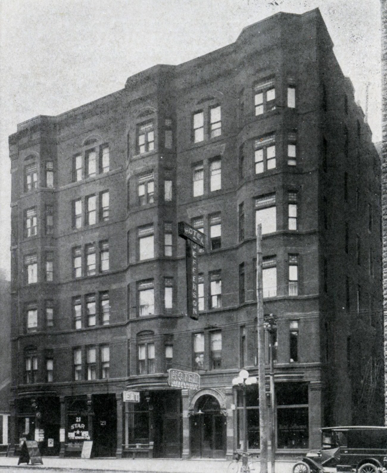 Hotel Jefferson, Spring and High Streets, 1916.