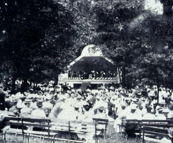 Indianola Park Bandstand, 1908.