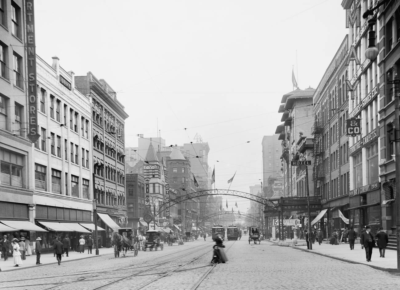 High Street South From Chestnut Street, Columbus, 1905
