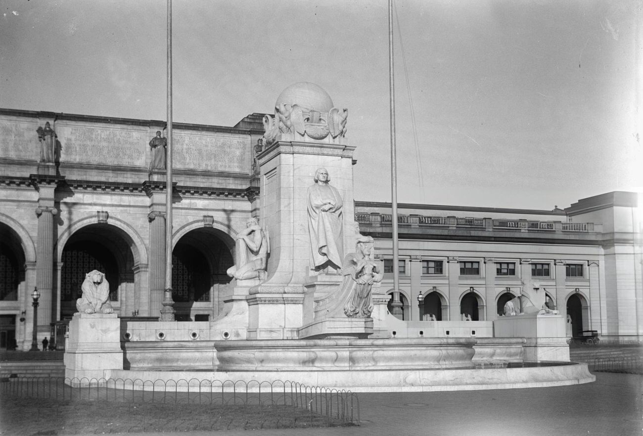 Columbus Monument, 1918