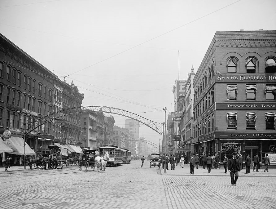 High Street in Columbus, Ohio, 1906