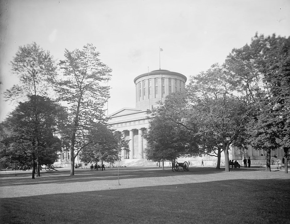Capitol grounds in Columbus, Ohio, 1900s