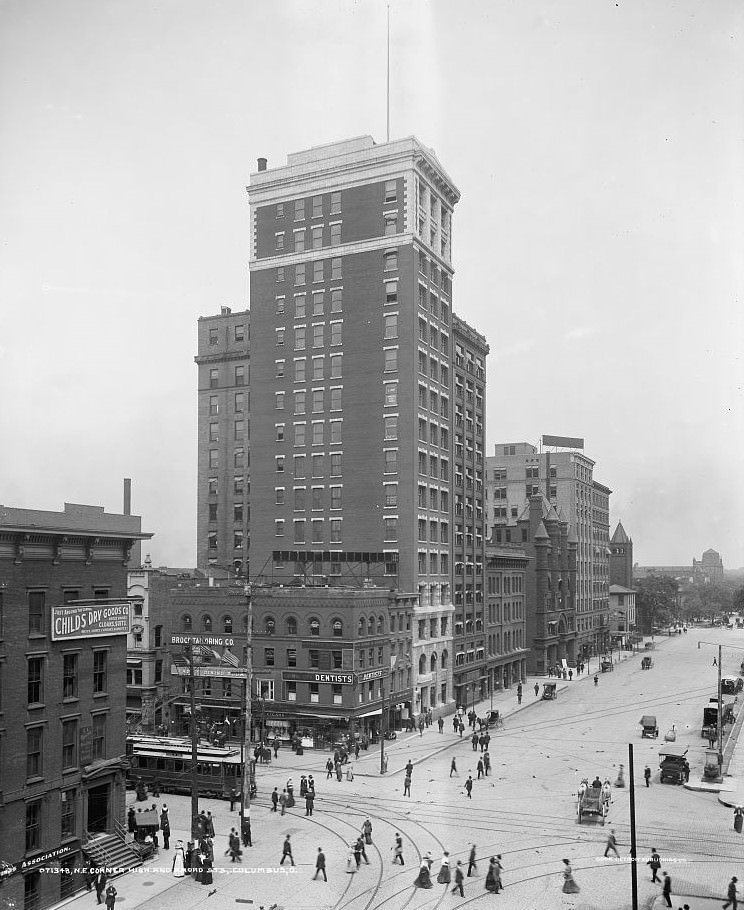 Northeast corner of High and Broad Streets, Columbus, Ohio, 1900s