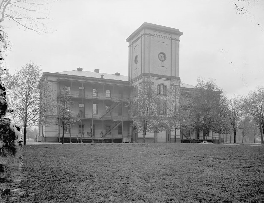 U.S. Barracks in Columbus, Ohio, 1904.