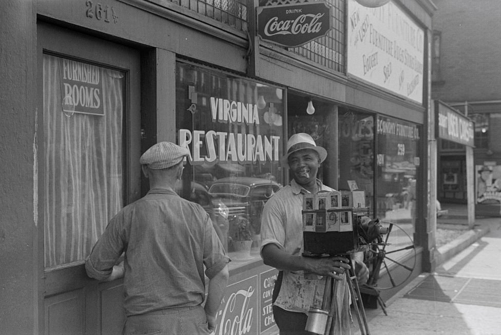 Itinerant photographer in Columbus, Ohio, August 1938.