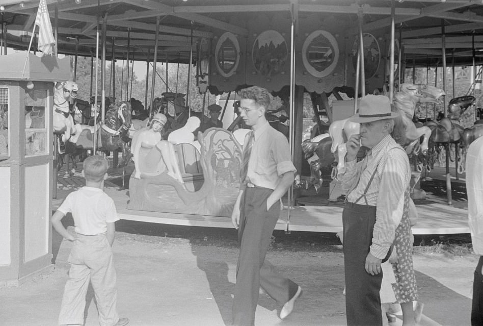 Scene at Buckeye Lake Amusement Park, Columbus, Ohio, 1938.