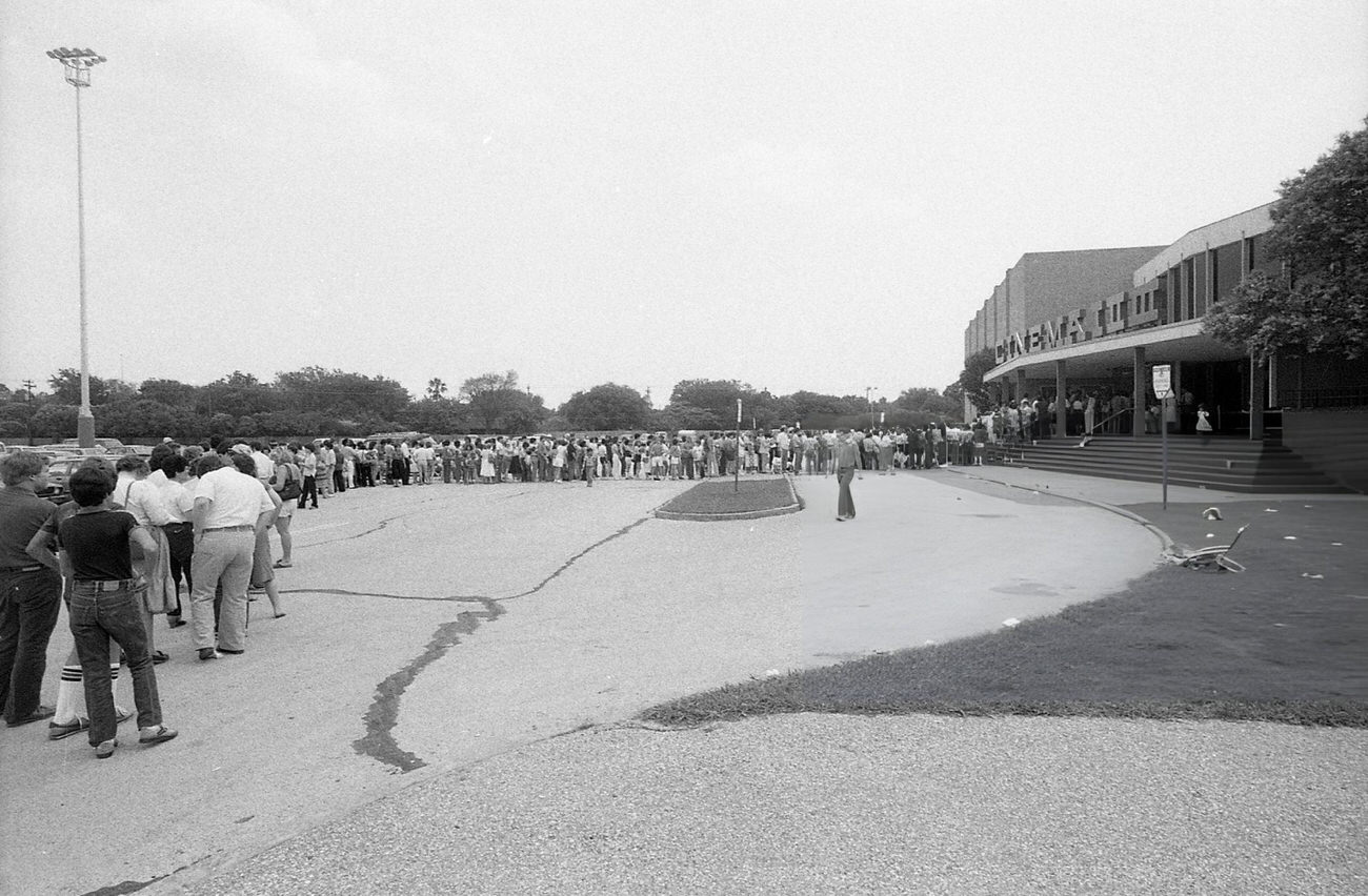 Life in Houston during the 1980s from Street Scenes to Skyline Changes in Vivid Photos