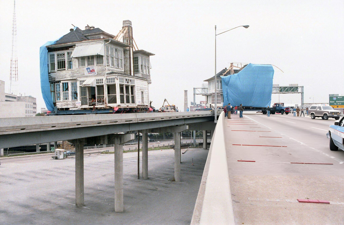 Life in Houston during the 1980s from Street Scenes to Skyline Changes in Vivid Photos