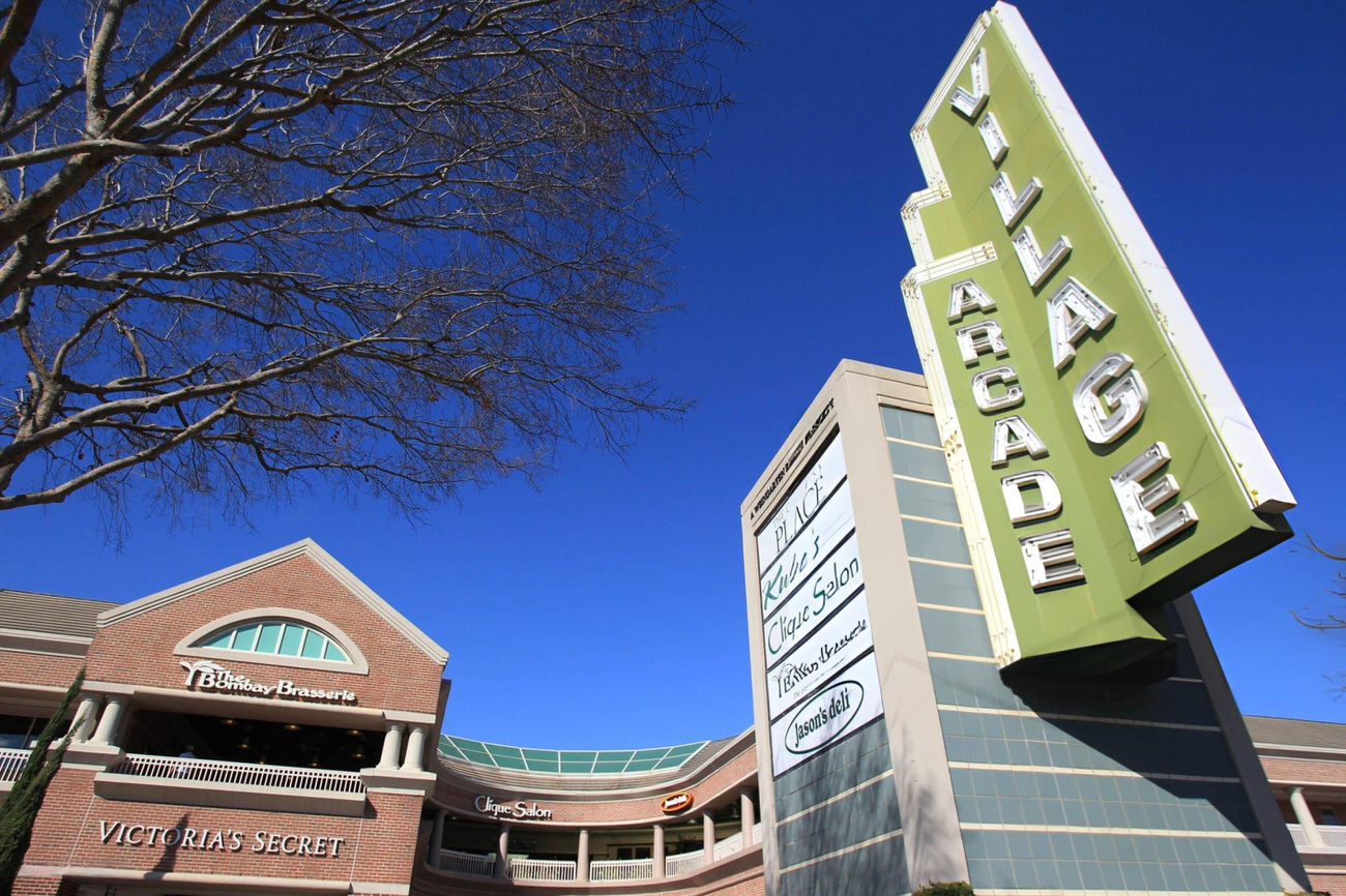 Rice University plans to buy out a Rice Village Arcade ground lease from Weingarten Realty, Houston, Texas, 2014.