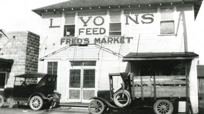 Lyons Feed and Fred's Market building, 1910s