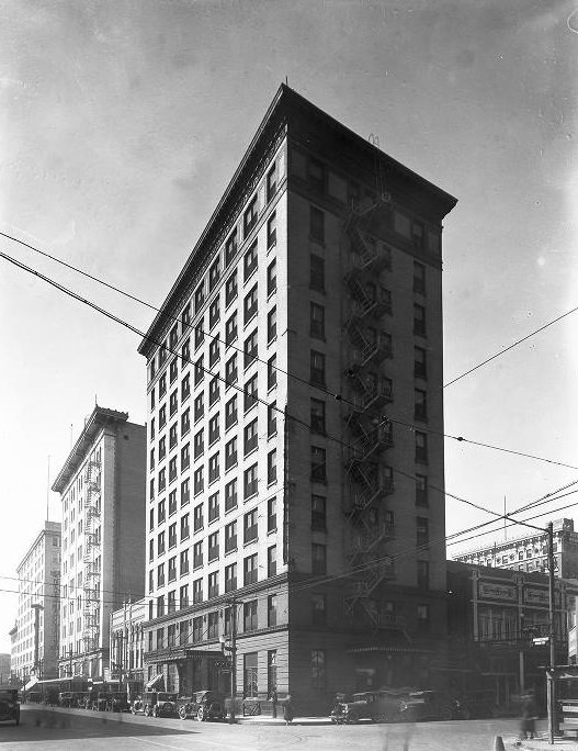 "Sunbeam" train at Eureka Towers, Houston, Texas, 1940.