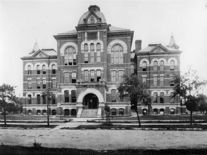 Houston High School building, early 1900s.